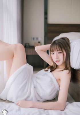 玩具跪趴调教play_BD英语高清视频播放