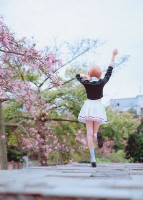 会痛的17岁_十万网红美女美酱